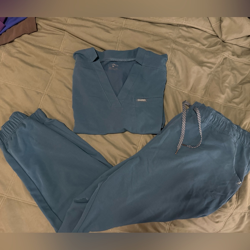 Teal/ Caribbean Blue Scrub Set